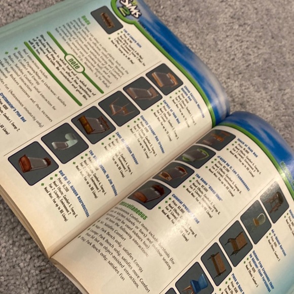 The Sims 2 PC Official Game Guide Book - Picture 5 of 7